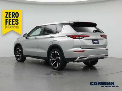 Silver 2023 Mitsubishi Outlander SE