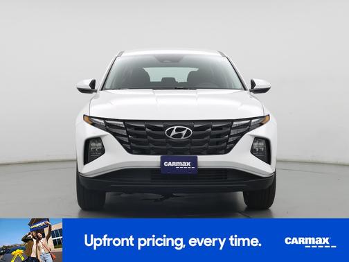 White 2023 Hyundai TUCSON SE