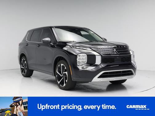 Black 2022 Mitsubishi Outlander SE