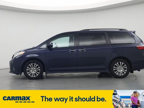 2018 Toyota Sienna XLE