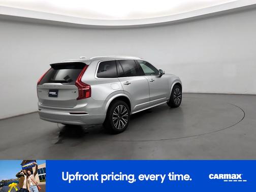 2022 Volvo XC90 T5 Momentum