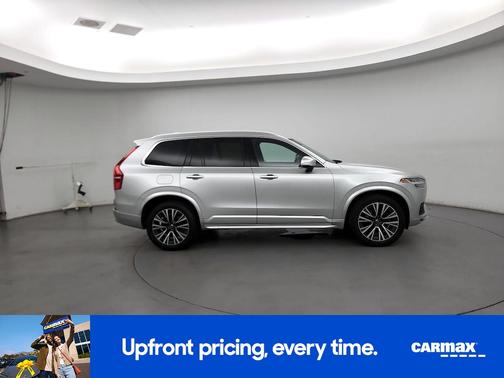 2022 Volvo XC90 T5 Momentum