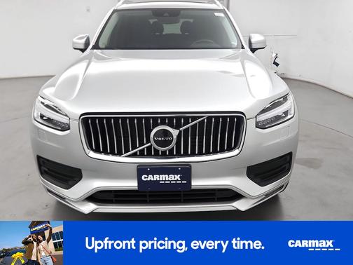 2022 Volvo XC90 T5 Momentum