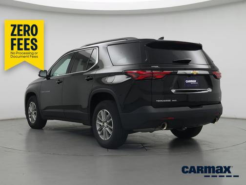 Black 2023 Chevrolet Traverse LT Cloth