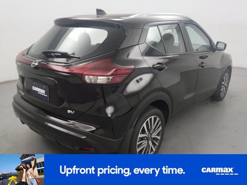 Black 2024 Nissan Kicks SV