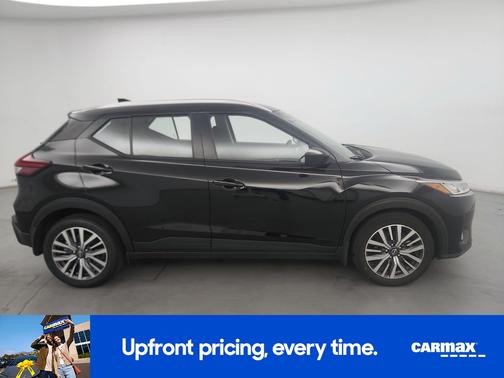 Black 2024 Nissan Kicks SV