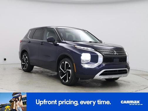 Blue 2024 Mitsubishi Outlander SE