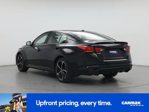 Black 2023 Nissan Altima SR