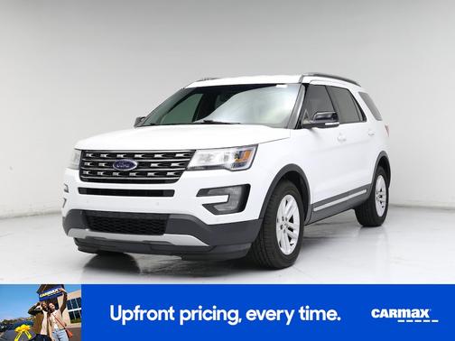 White 2017 Ford Explorer XLT