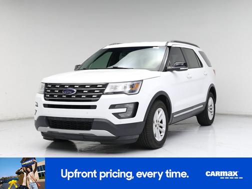 White 2017 Ford Explorer XLT