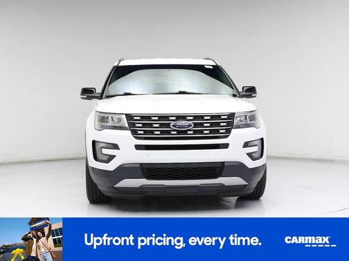 White 2017 Ford Explorer XLT