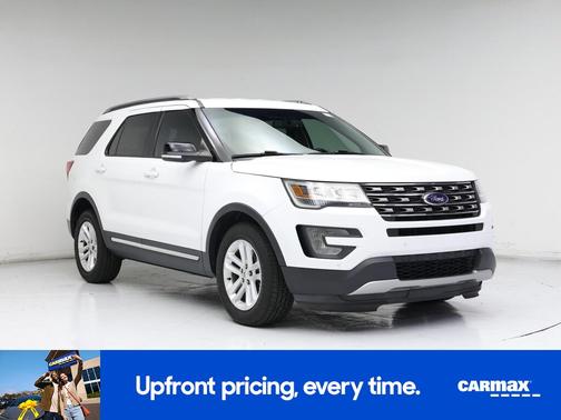 White 2017 Ford Explorer XLT