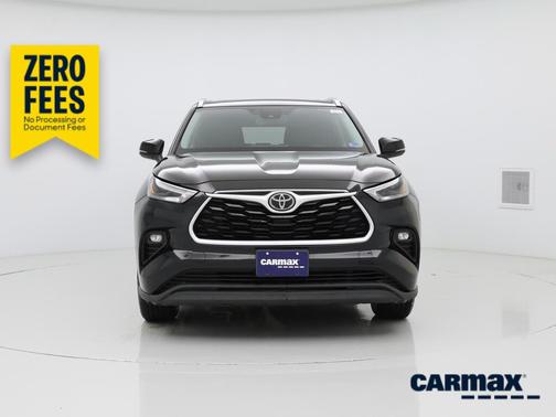 Black 2021 Toyota Highlander XLE