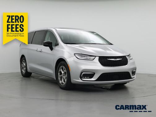 Silver 2024 Chrysler Pacifica Limited