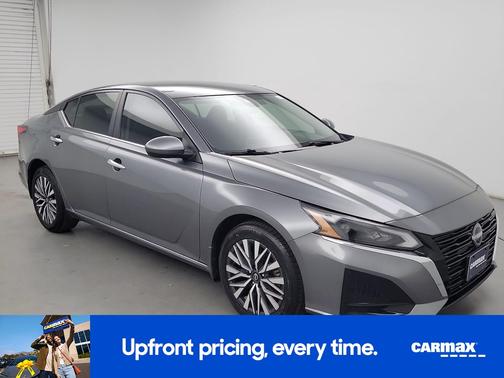 2023 Nissan Altima SV