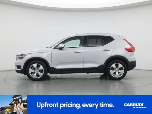 2020 Volvo XC40 T5 Momentum