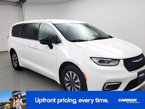 White 2024 Chrysler Pacifica Hybrid Select