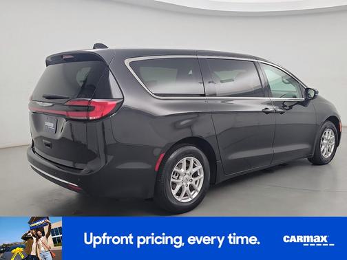 Black 2023 Chrysler Pacifica Touring L