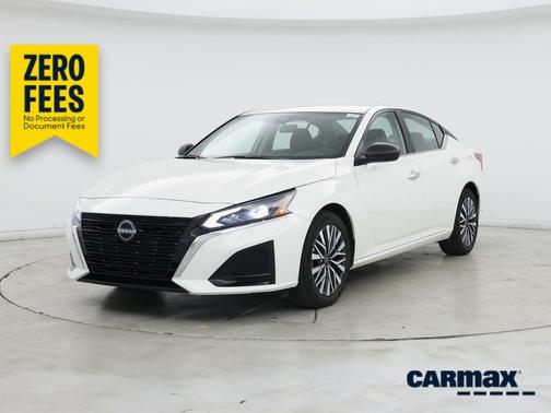 White 2025 Nissan Altima SV