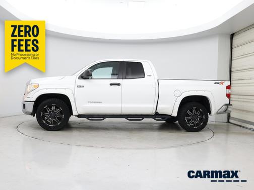 White 2016 Toyota Tundra SR5