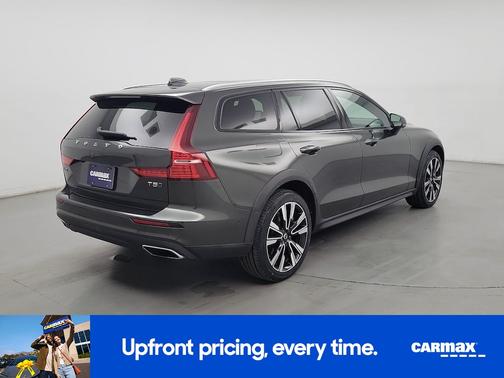 2021 Volvo V60 Cross Country T5