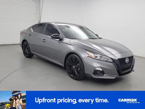 Gray 2022 Nissan Altima SR