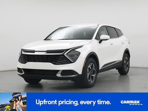 White 2025 Kia Sportage LX