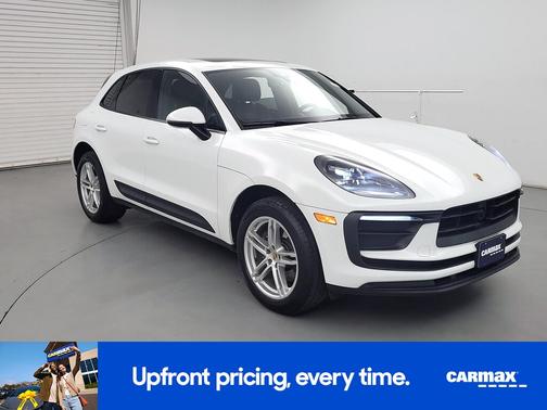White 2023 Porsche Macan