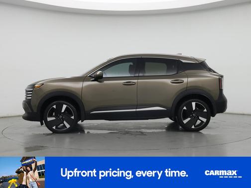 Gold 2025 Nissan Kicks SR
