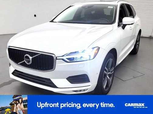 White 2019 Volvo XC60 T5 Momentum