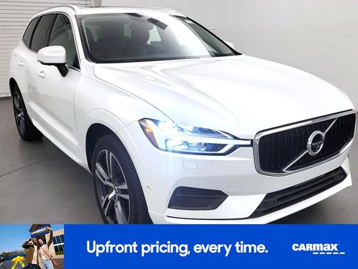 White 2019 Volvo XC60 T5 Momentum