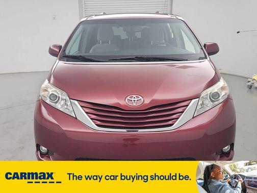 2016 Toyota Sienna LE