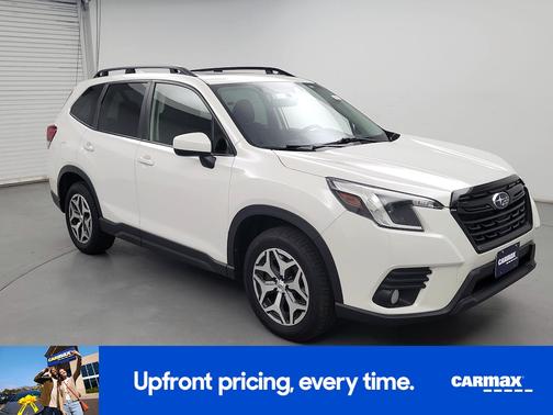 White 2022 Subaru Forester Premium