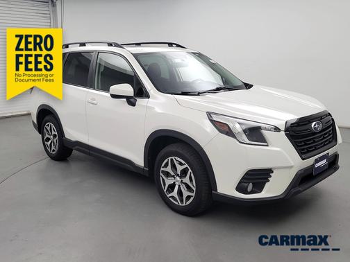 White 2022 Subaru Forester Premium