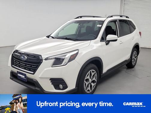White 2022 Subaru Forester Premium