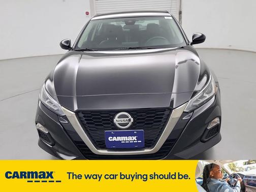 2022 Nissan Altima SR