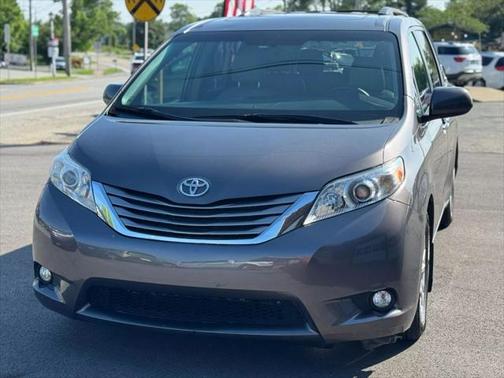 2015 Toyota Sienna XLE