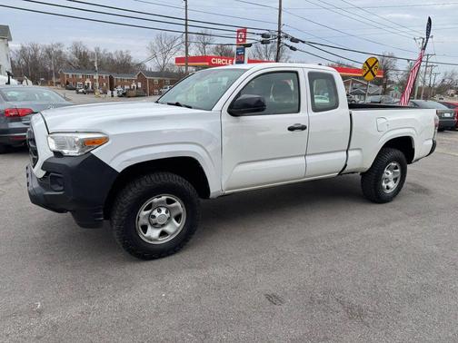 2018 Toyota Tacoma SR