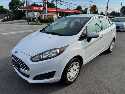 Oxford White 2014 Ford Fiesta S