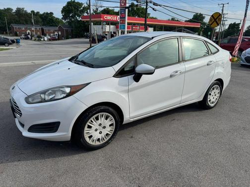 Oxford White 2014 Ford Fiesta S