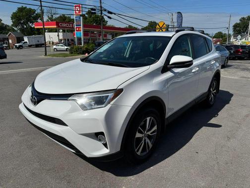 Super White 2016 Toyota RAV4 XLE