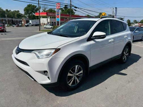 Super White 2016 Toyota RAV4 XLE