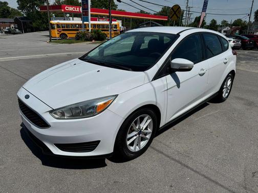 Oxford White 2015 Ford Focus SE