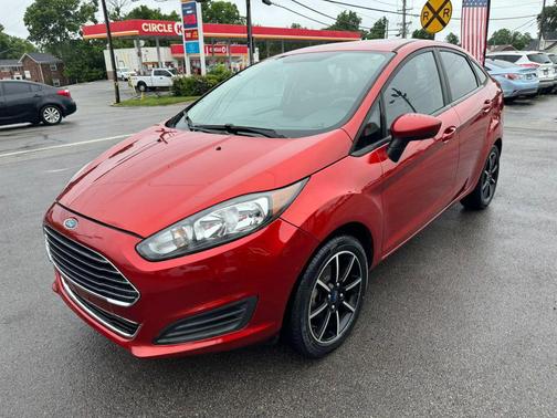 Hot Pepper Red Metallic Tinted Clearcoat 2019 Ford Fiesta SE