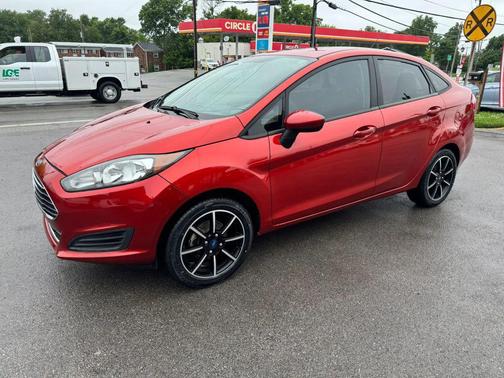 Hot Pepper Red Metallic Tinted Clearcoat 2019 Ford Fiesta SE