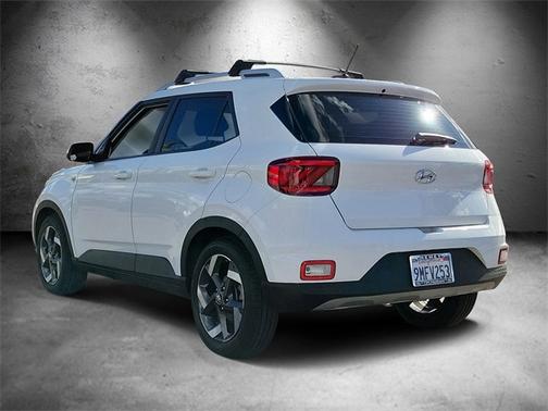 2023 Hyundai VENUE SEL