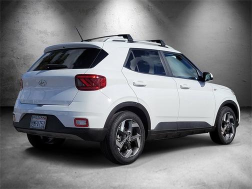 2023 Hyundai VENUE SEL