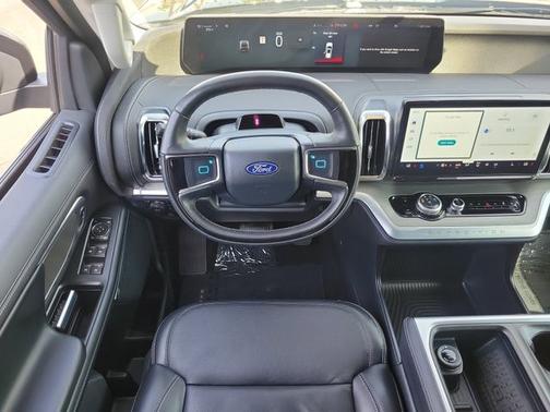 AGATE BLACK METALLIC 2025 Ford Expedition PLATINUM