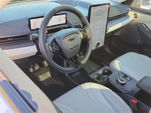 2022 Ford Mustang Mach-E PREMIUM