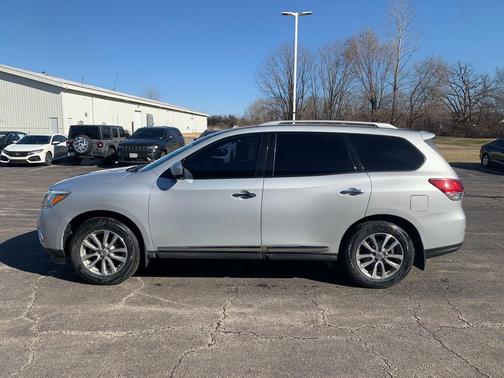 2016 Nissan Pathfinder SL